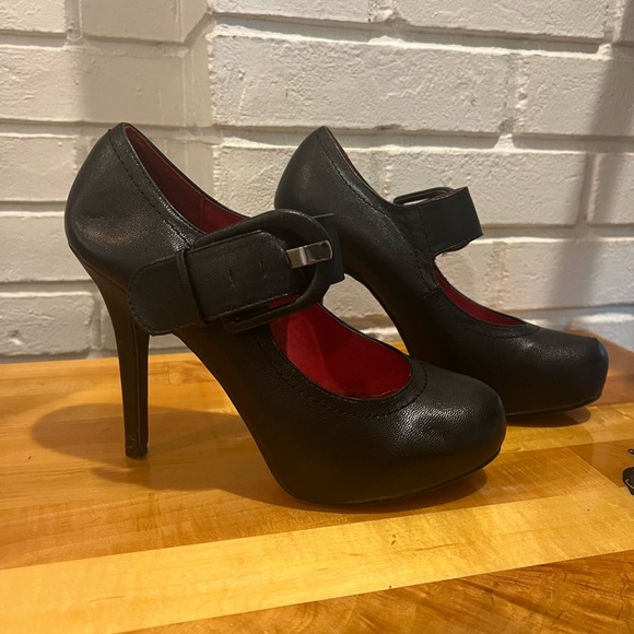 #5 Madeline heels - Picture 2 of 8